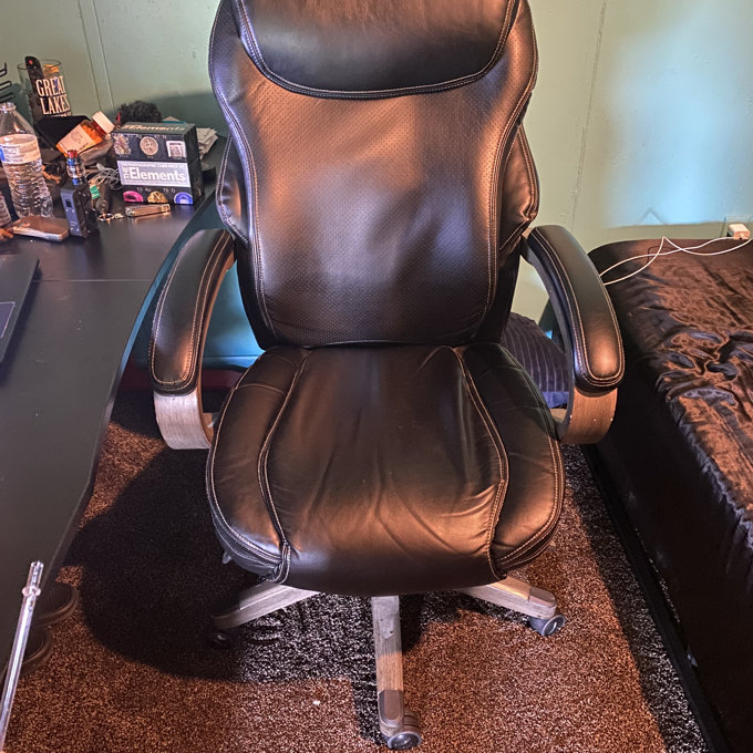 La-Z-Boy Hyland Executive Office Chair with AIR Lumbar Technology